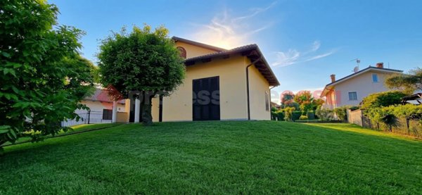casa indipendente in vendita a Frossasco