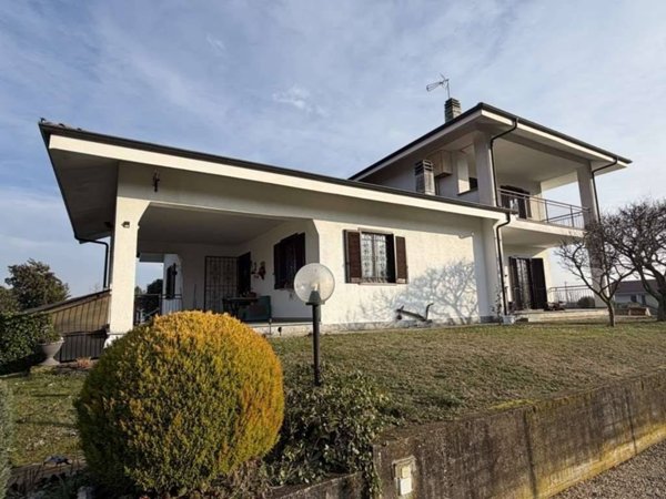 casa indipendente in vendita a Frossasco