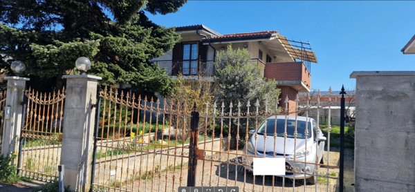 casa indipendente in vendita a Frossasco