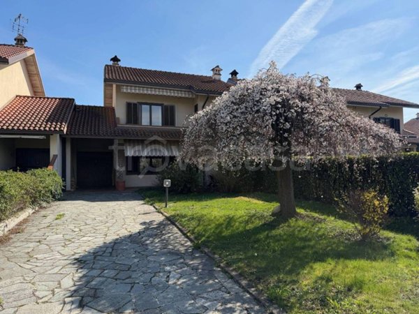 casa indipendente in vendita a Frossasco