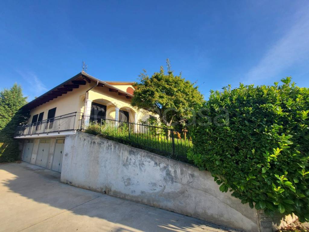 casa indipendente in vendita a Frossasco