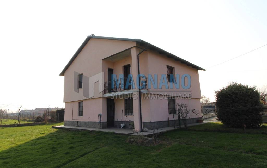 casa indipendente in vendita a Garzigliana