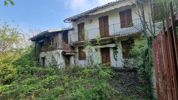 casa semindipendente in vendita a Gassino Torinese in zona Bussolino