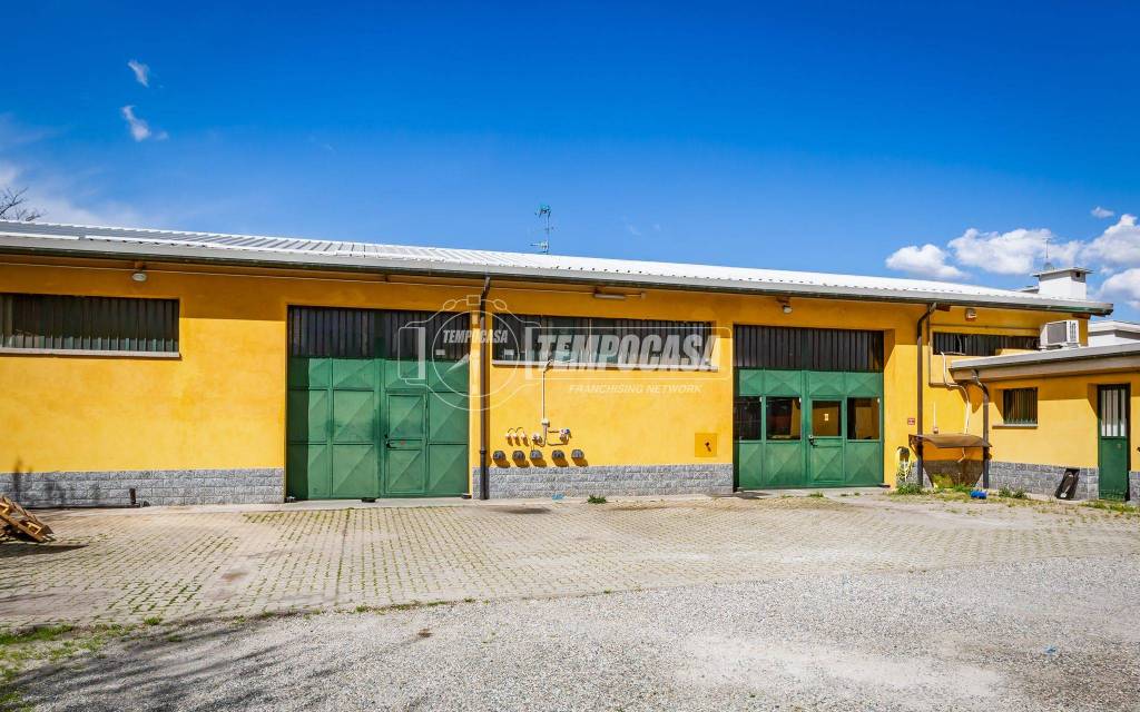 locale commerciale in vendita a Gassino Torinese