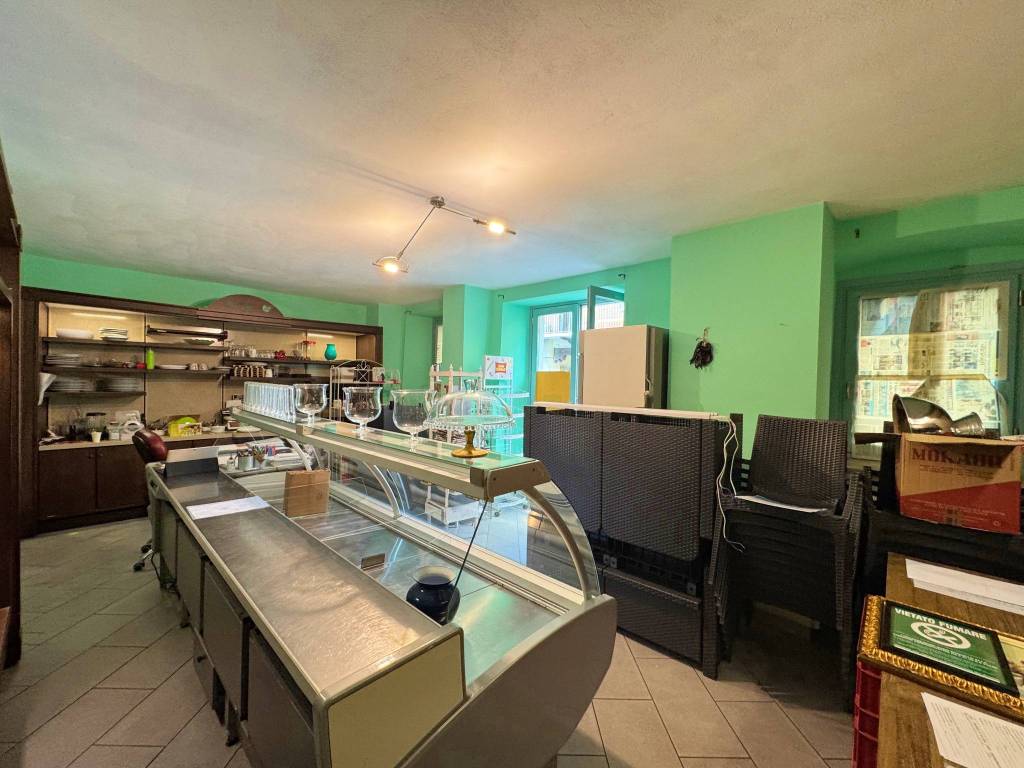 negozio in vendita a Gassino Torinese
