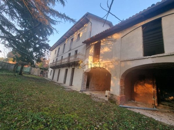 casa indipendente in vendita a Gassino Torinese
