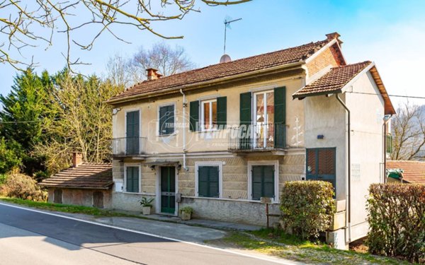 casa indipendente in vendita a Gassino Torinese in zona Bussolino