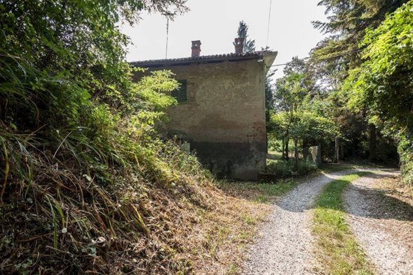 casale in vendita a Gassino Torinese in zona Bardassano