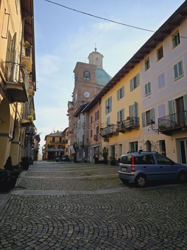 locale commerciale in vendita a Gassino Torinese