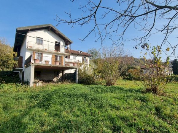 casa indipendente in vendita a Gassino Torinese in zona Bussolino