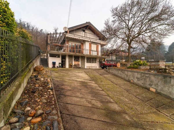 casa indipendente in vendita a Gassino Torinese in zona Bussolino