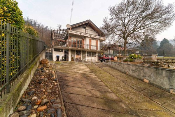 casa indipendente in vendita a Gassino Torinese in zona Bussolino
