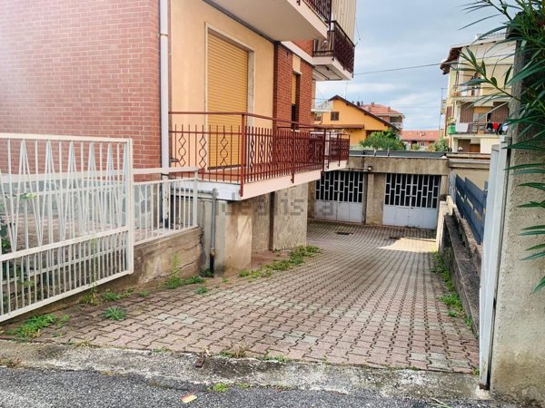 locale di sgombero in vendita a Gassino Torinese