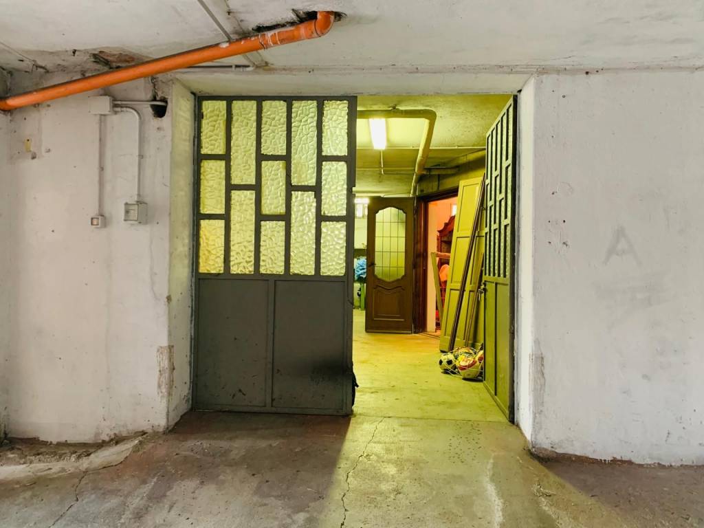 locale di sgombero in vendita a Gassino Torinese