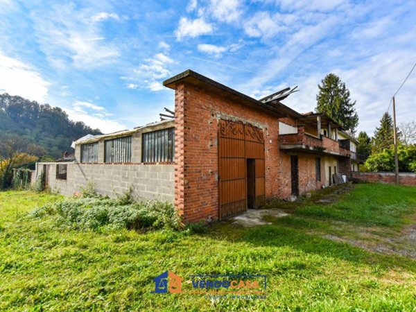 casale in vendita a Gassino Torinese