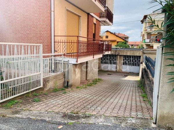 locale di sgombero in vendita a Gassino Torinese