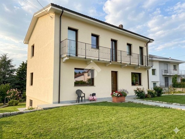casa indipendente in vendita a Gassino Torinese in zona Bussolino