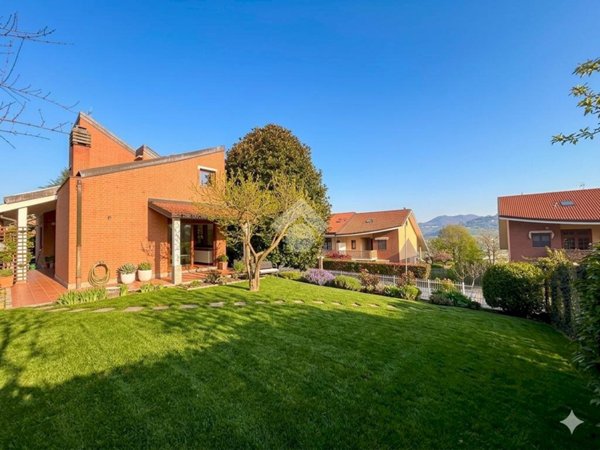 casa indipendente in vendita a Gassino Torinese in zona Bussolino