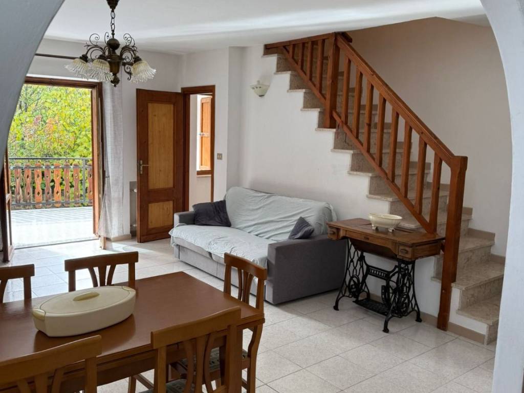 casa indipendente in vendita a Giaglione