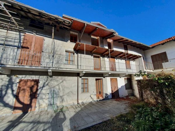 casa semindipendente in vendita a Giaveno in zona Selvaggio