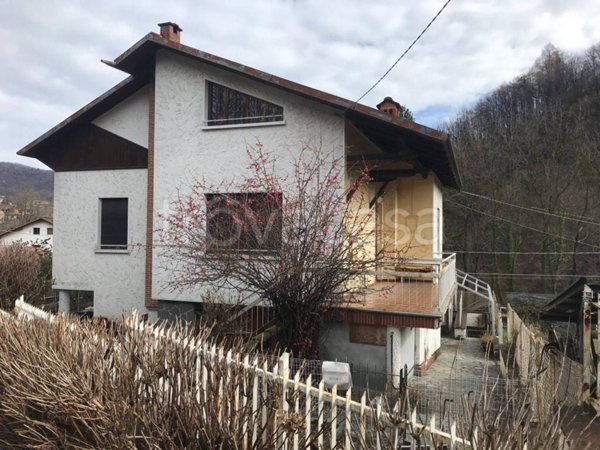 casa indipendente in vendita a Giaveno in zona Villa