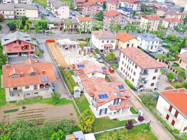 casa indipendente in vendita a Giaveno in zona Villa