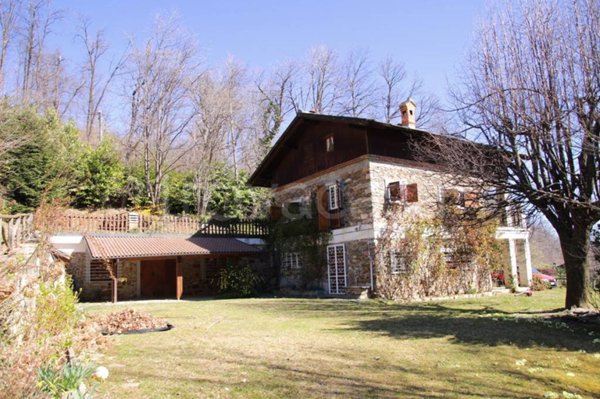 casa indipendente in vendita a Giaveno in zona Villa