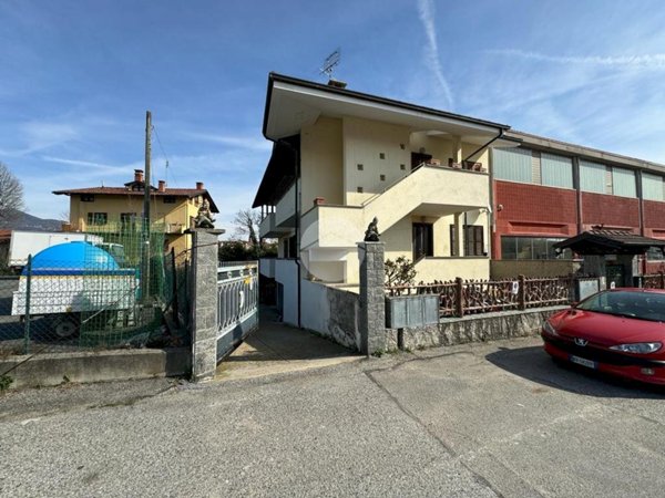 casa semindipendente in vendita a Giaveno