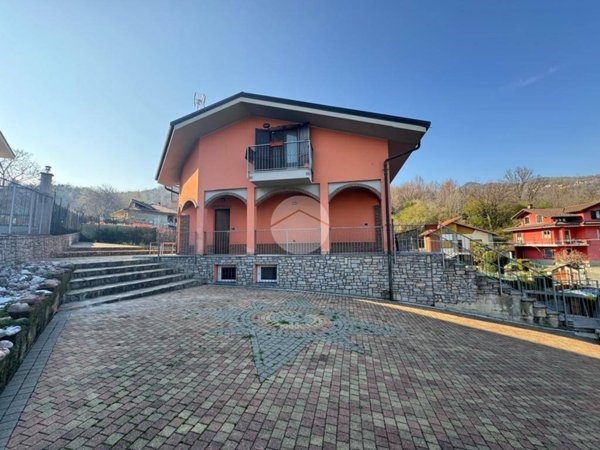 casa indipendente in vendita a Giaveno in zona Villa