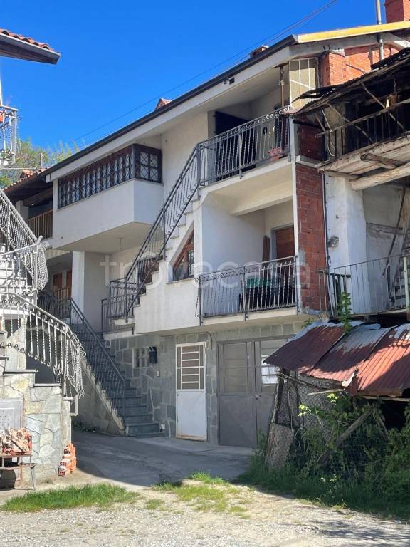 casa indipendente in vendita a Giaveno in zona Villa