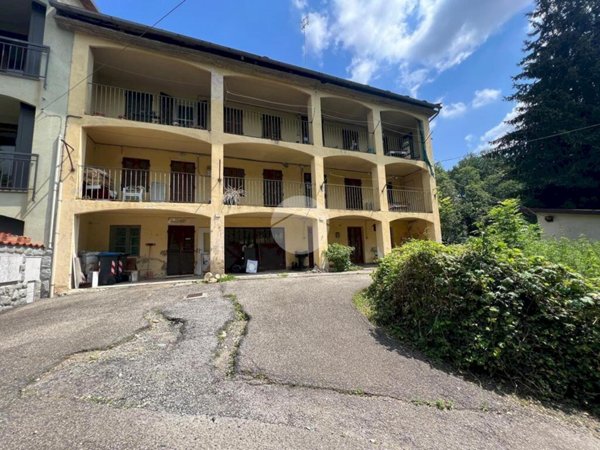casa indipendente in vendita a Giaveno