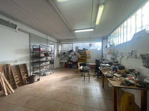 locale di sgombero in vendita a Giaveno