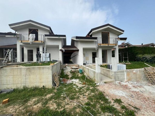 casa indipendente in vendita a Giaveno in zona Villa