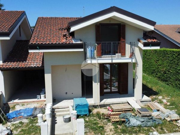 casa indipendente in vendita a Giaveno in zona Villa