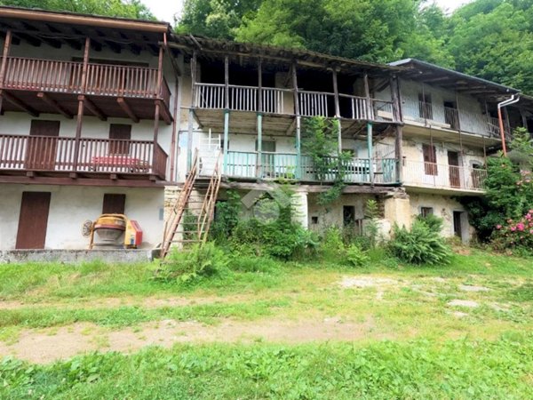 casa semindipendente in vendita a Giaveno