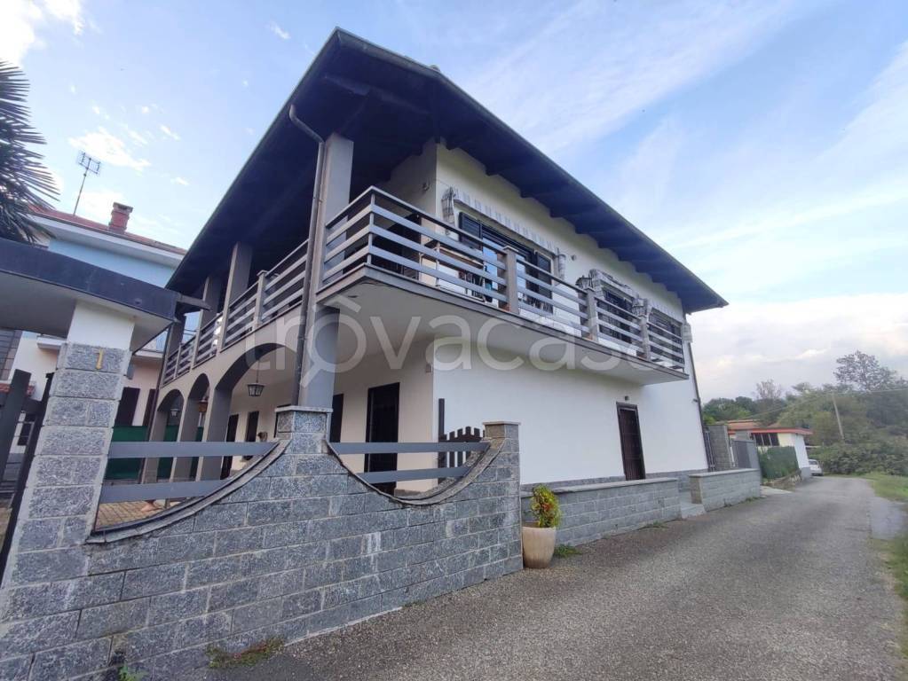 casa indipendente in vendita a Giaveno in zona Villa
