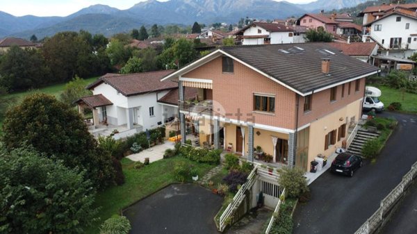 casa indipendente in vendita a Giaveno in zona Villa