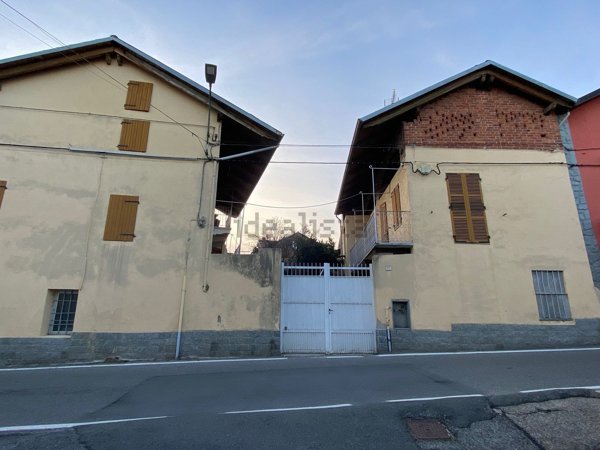 pentavano in vendita a Giaveno in zona Sala