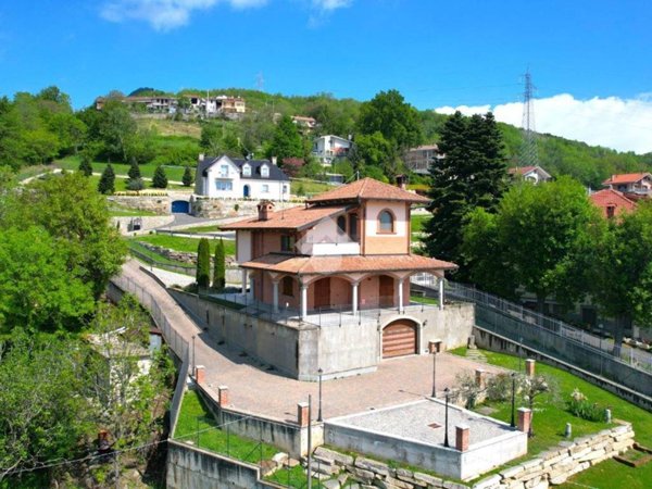 casa indipendente in vendita a Giaveno in zona Villa