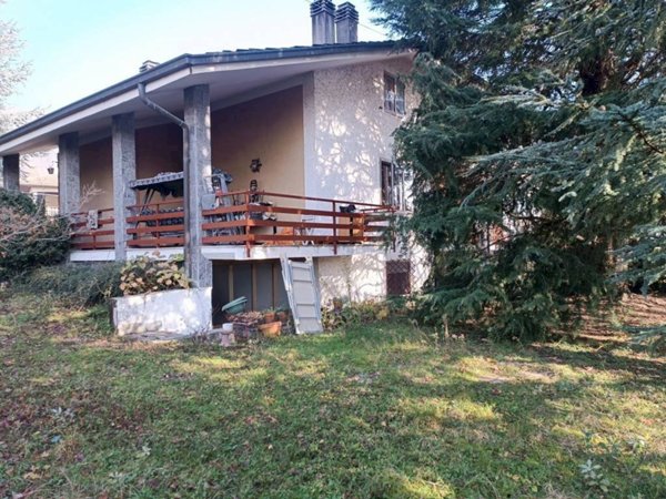 casa indipendente in vendita a Giaveno in zona Villa