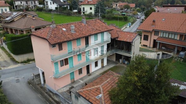 casa indipendente in vendita a Giaveno