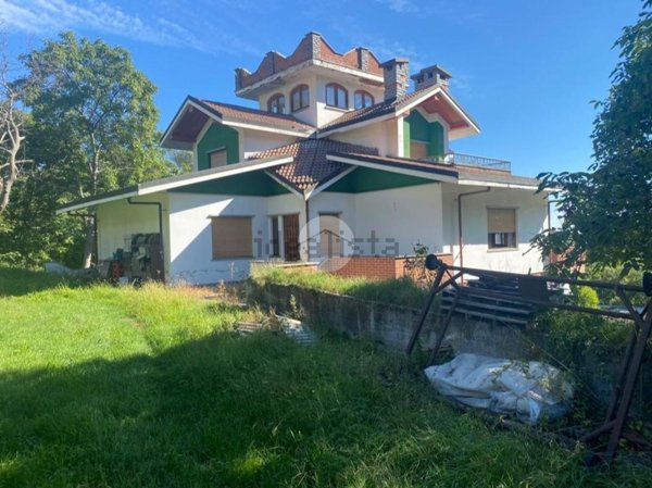 casa indipendente in vendita a Giaveno in zona Villa