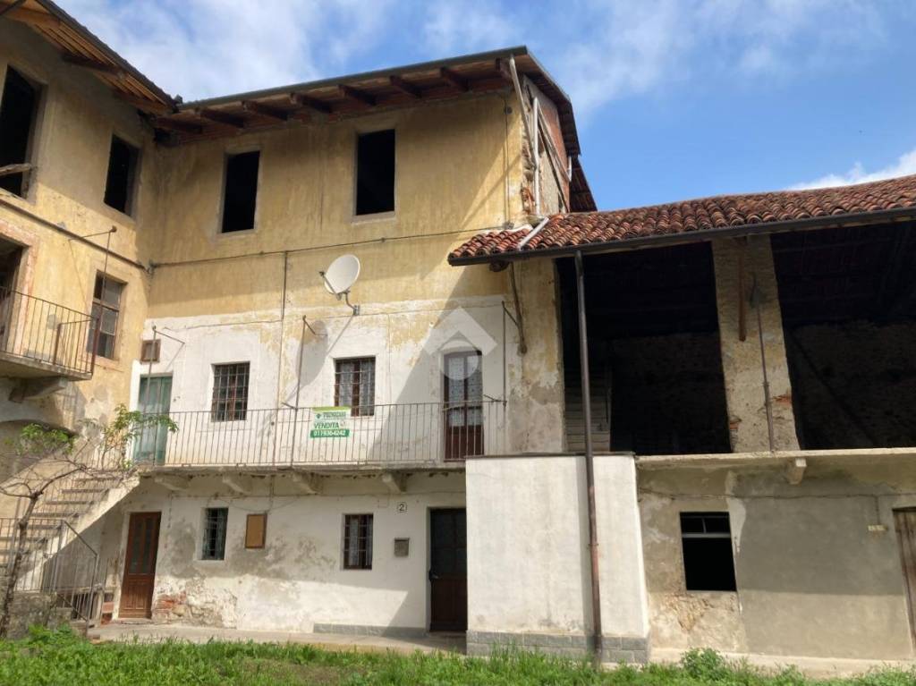 casa indipendente in vendita a Giaveno