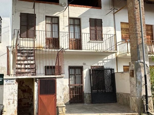 casa indipendente in vendita a Giaveno in zona Sala