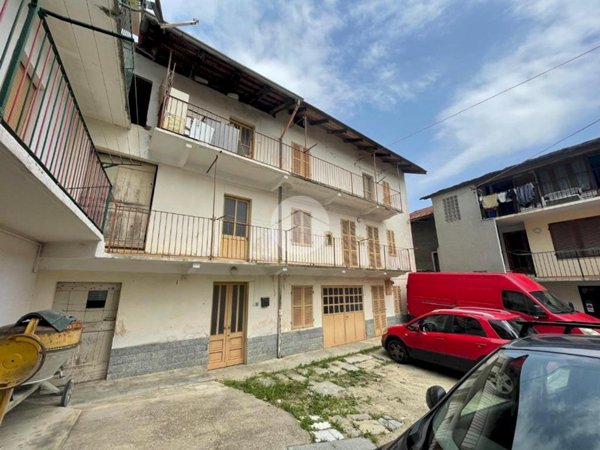 casa semindipendente in vendita a Giaveno in zona Selvaggio