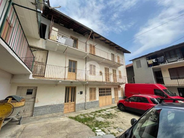 casa semindipendente in vendita a Giaveno in zona Selvaggio