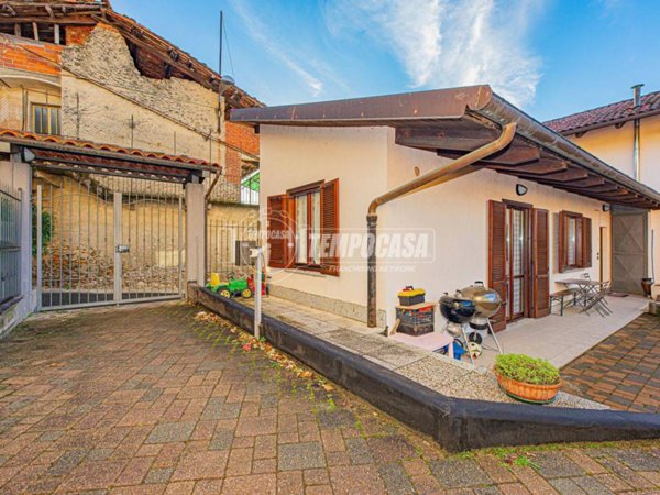 casa indipendente in vendita a Giaveno in zona Villa