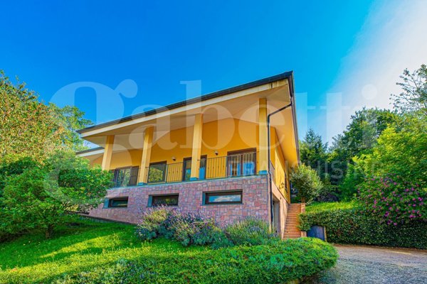 casa indipendente in vendita a Giaveno in zona Villa