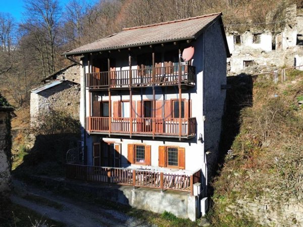 casa indipendente in vendita a Giaveno