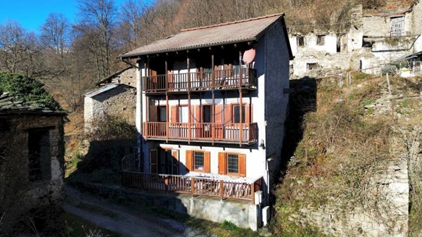 casa indipendente in vendita a Giaveno